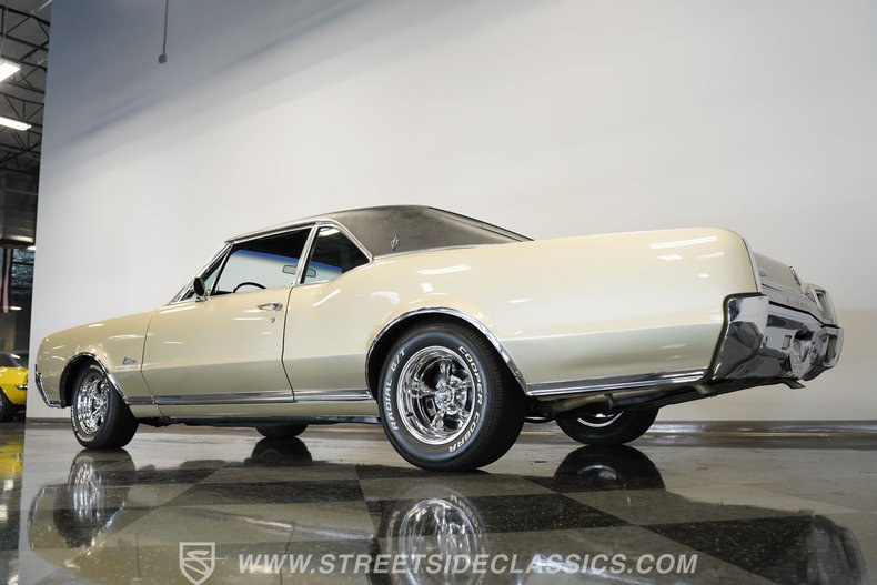 Oldsmobile-Cutlass-1967-Champagne-Metallic-Black-16