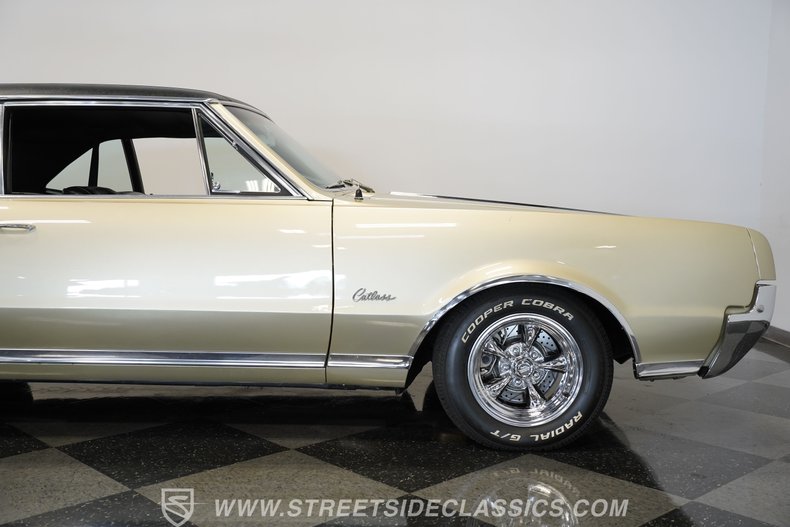 Oldsmobile-Cutlass-1967-Champagne-Metallic-Black-17