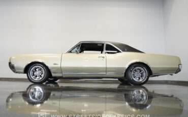 Oldsmobile-Cutlass-1967-Champagne-Metallic-Black-22