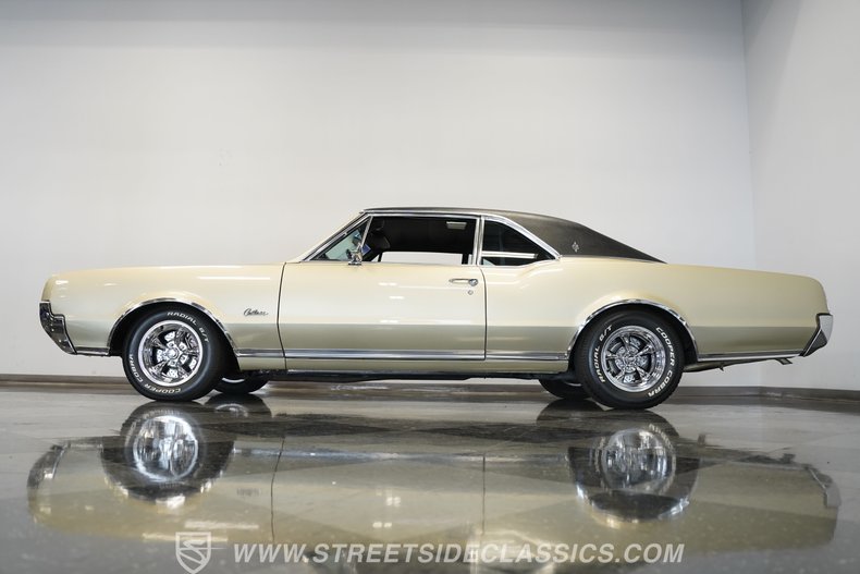 Oldsmobile-Cutlass-1967-Champagne-Metallic-Black-22