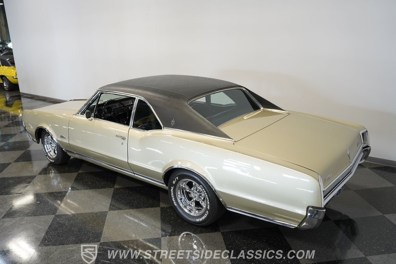 Oldsmobile-Cutlass-1967-Champagne-Metallic-Black-23