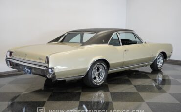 Oldsmobile-Cutlass-1967-Champagne-Metallic-Black-25