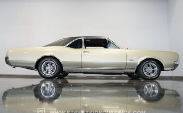 Oldsmobile-Cutlass-1967-Champagne-Metallic-Black-29