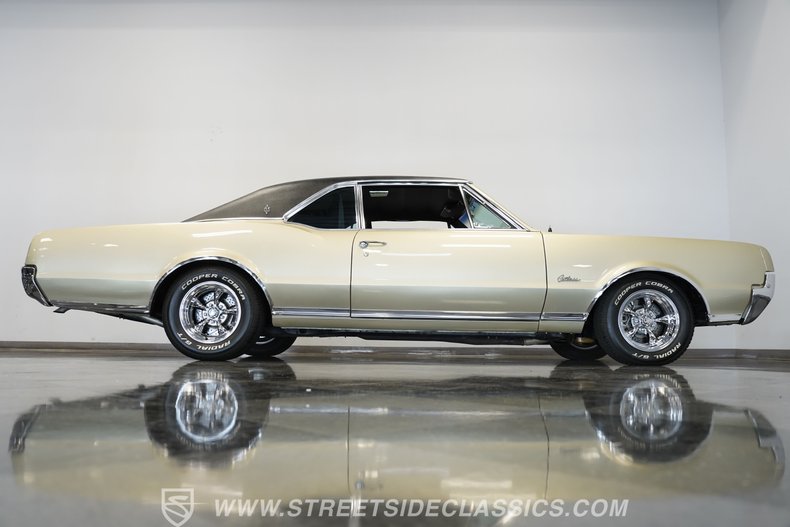 Oldsmobile-Cutlass-1967-Champagne-Metallic-Black-29