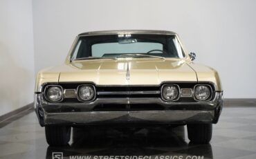 Oldsmobile-Cutlass-1967-Champagne-Metallic-Black-31