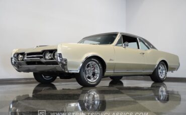 Oldsmobile-Cutlass-1967-Champagne-Metallic-Black-4