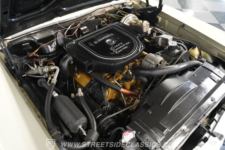 Oldsmobile-Cutlass-1967-Champagne-Metallic-Black-42