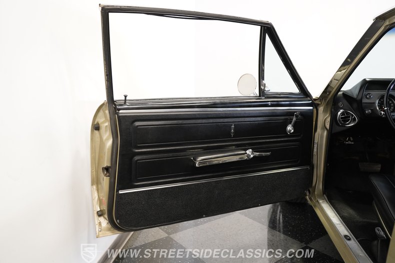 Oldsmobile-Cutlass-1967-Champagne-Metallic-Black-44