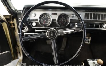 Oldsmobile-Cutlass-1967-Champagne-Metallic-Black-47