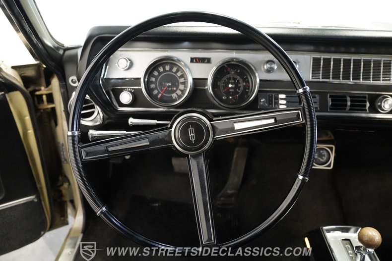 Oldsmobile-Cutlass-1967-Champagne-Metallic-Black-47