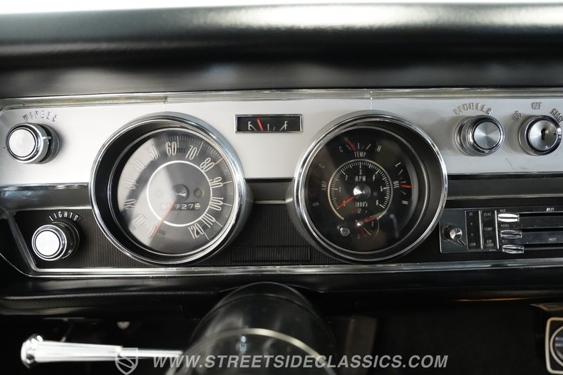 Oldsmobile-Cutlass-1967-Champagne-Metallic-Black-48