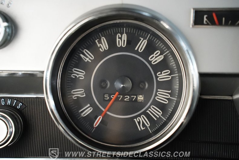 Oldsmobile-Cutlass-1967-Champagne-Metallic-Black-49