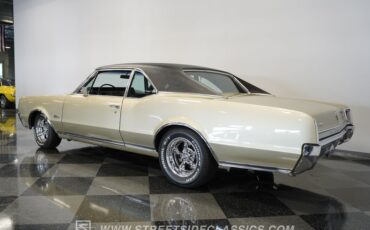 Oldsmobile-Cutlass-1967-Champagne-Metallic-Black-5