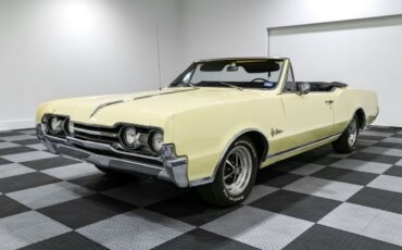 Oldsmobile-Cutlass-1967-Convertible-3