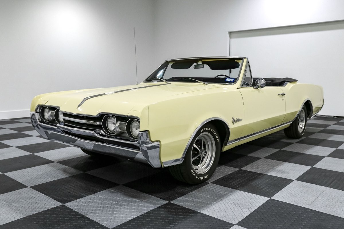 Oldsmobile-Cutlass-1967-Convertible-3