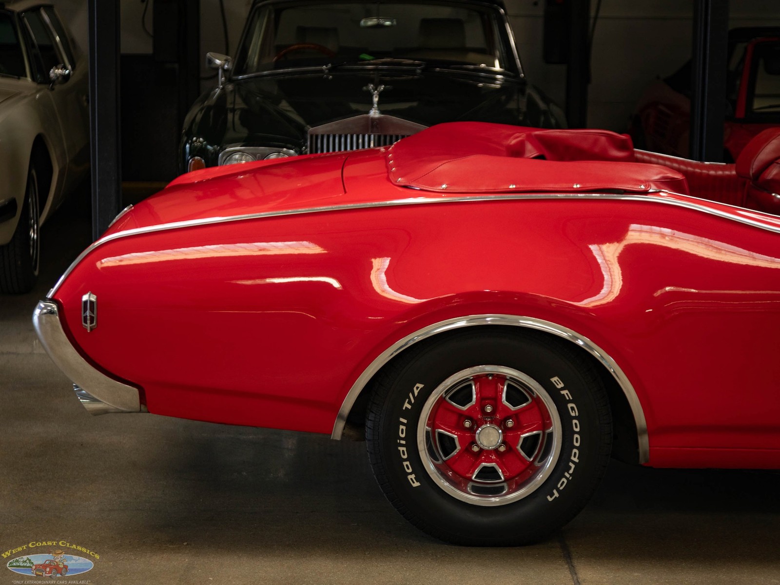 Oldsmobile-Cutlass-1968-2-Door-Convertible-1