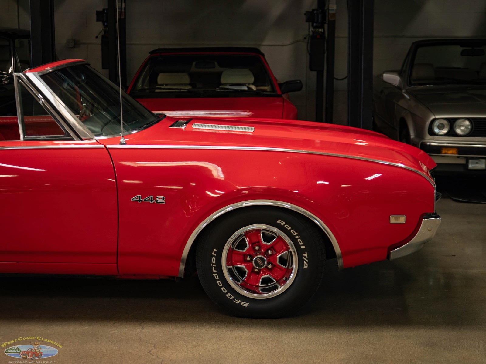 Oldsmobile-Cutlass-1968-2-Door-Convertible-3