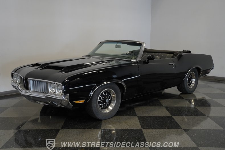 Oldsmobile-Cutlass-1970-Black-Black-11