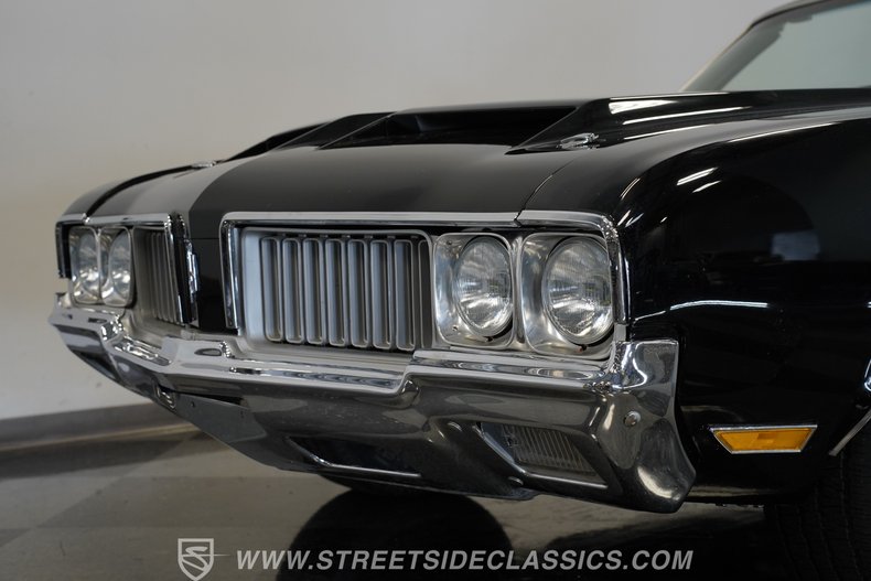 Oldsmobile-Cutlass-1970-Black-Black-12