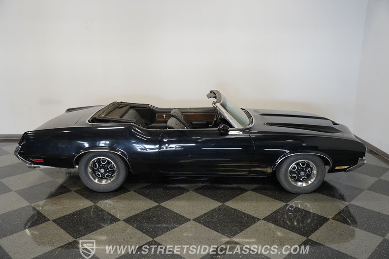 Oldsmobile-Cutlass-1970-Black-Black-23