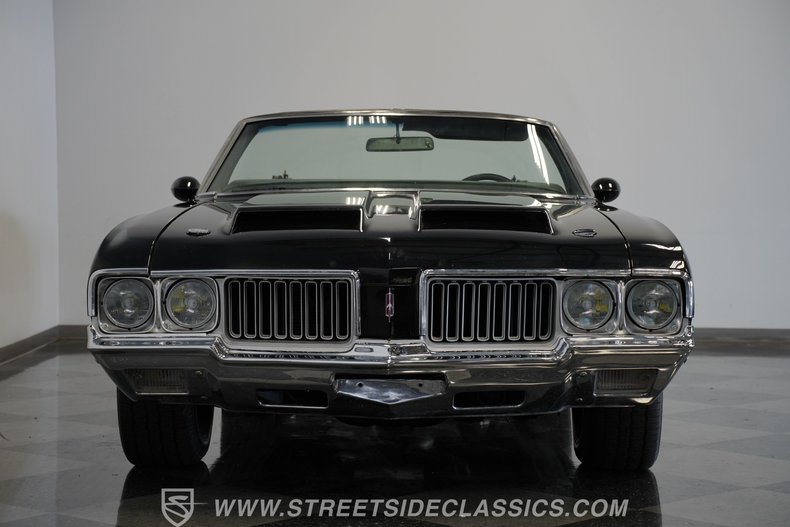 Oldsmobile-Cutlass-1970-Black-Black-25