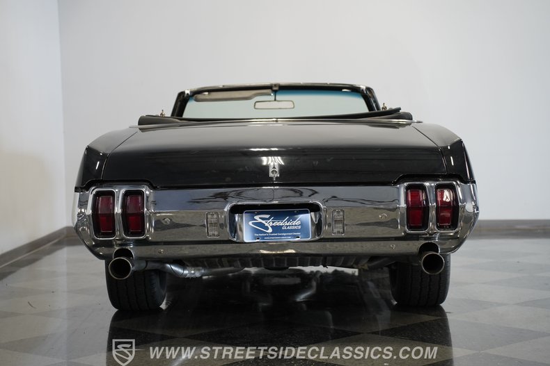 Oldsmobile-Cutlass-1970-Black-Black-28