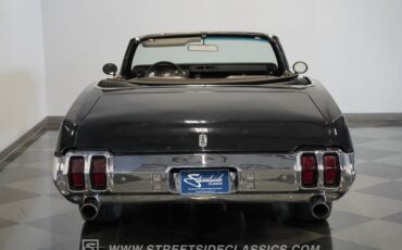 Oldsmobile-Cutlass-1970-Black-Black-29