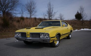 Oldsmobile-Cutlass-1970-Coupe-2