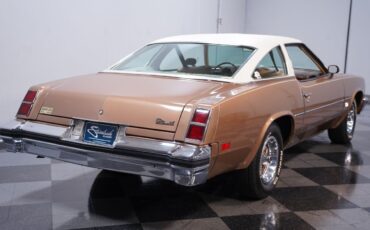 Oldsmobile-Cutlass-1976-Coupe-10