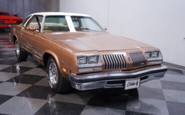 Oldsmobile-Cutlass-1976-Coupe-14
