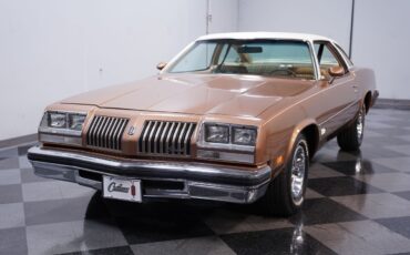 Oldsmobile-Cutlass-1976-Coupe-16