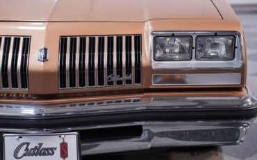 Oldsmobile-Cutlass-1976-Coupe-18