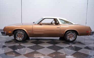 Oldsmobile-Cutlass-1976-Coupe-2