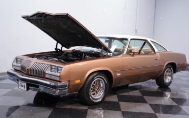 Oldsmobile-Cutlass-1976-Coupe-28