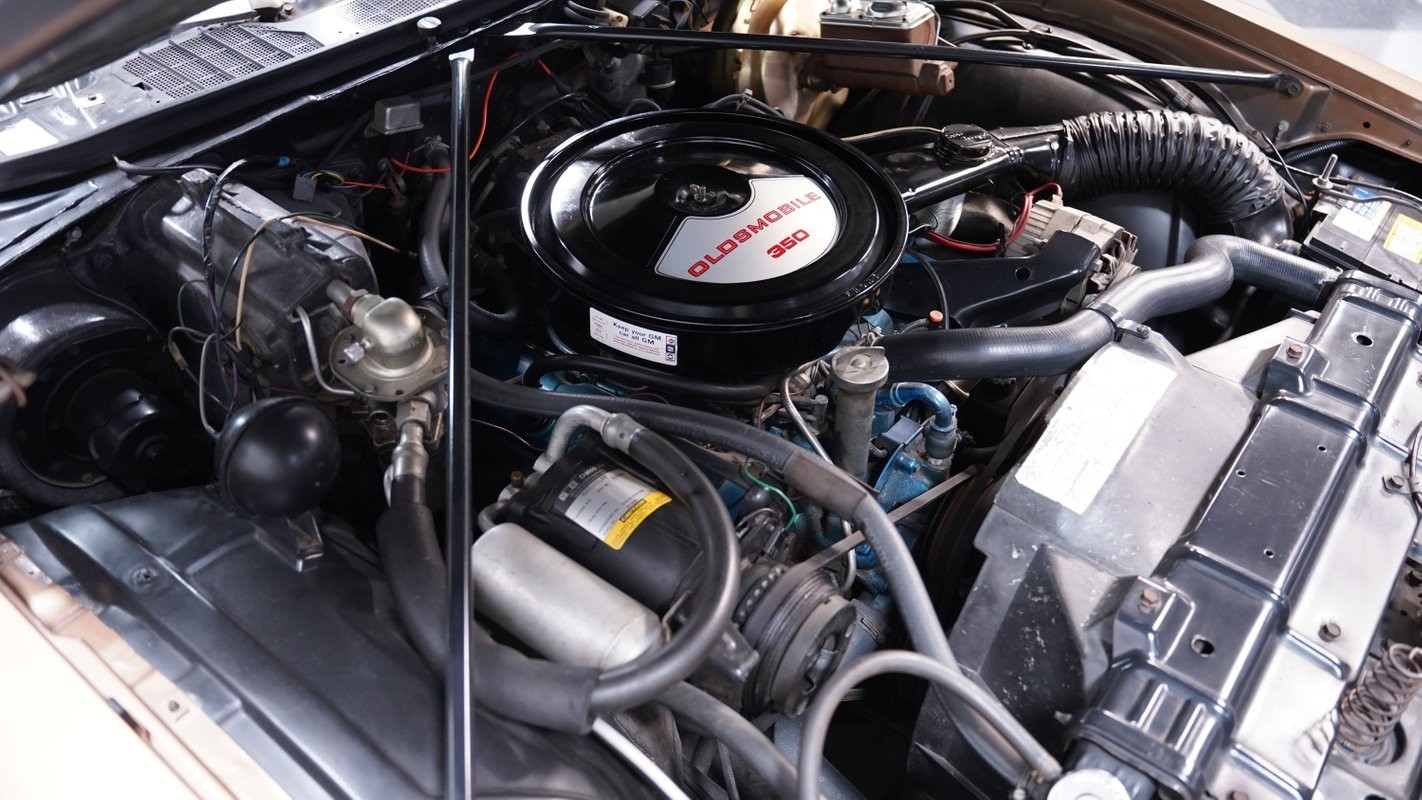 Oldsmobile-Cutlass-1976-Coupe-29