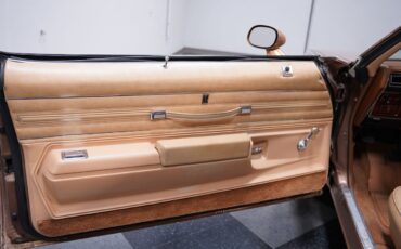 Oldsmobile-Cutlass-1976-Coupe-32