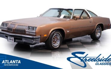 Oldsmobile-Cutlass-1976-Coupe
