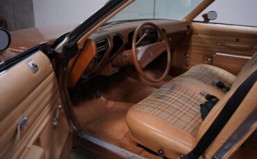 Oldsmobile-Cutlass-1976-Coupe-4