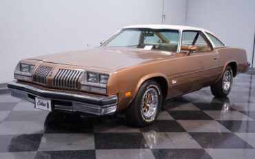 Oldsmobile-Cutlass-1976-Coupe-5