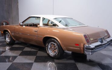 Oldsmobile-Cutlass-1976-Coupe-7