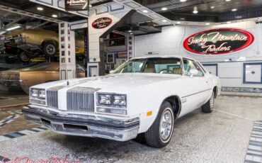 Oldsmobile-Cutlass-1977-1