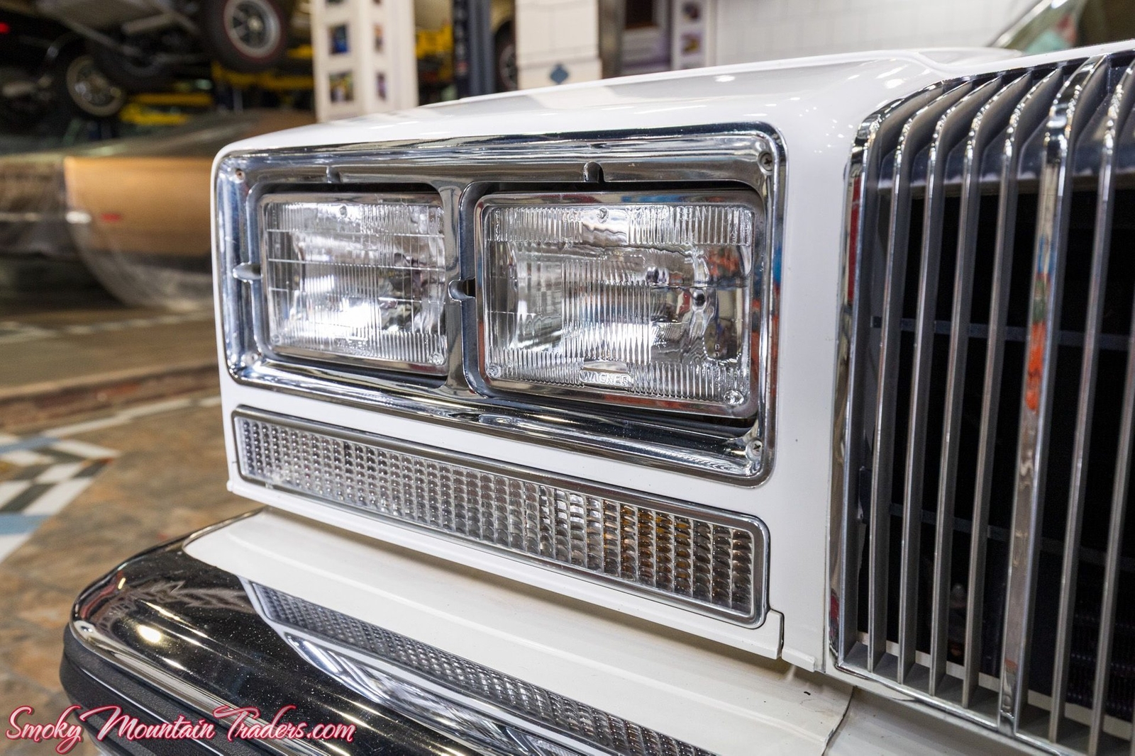 Oldsmobile-Cutlass-1977-10