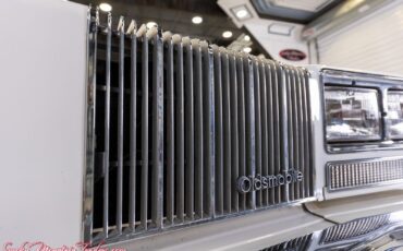 Oldsmobile-Cutlass-1977-11