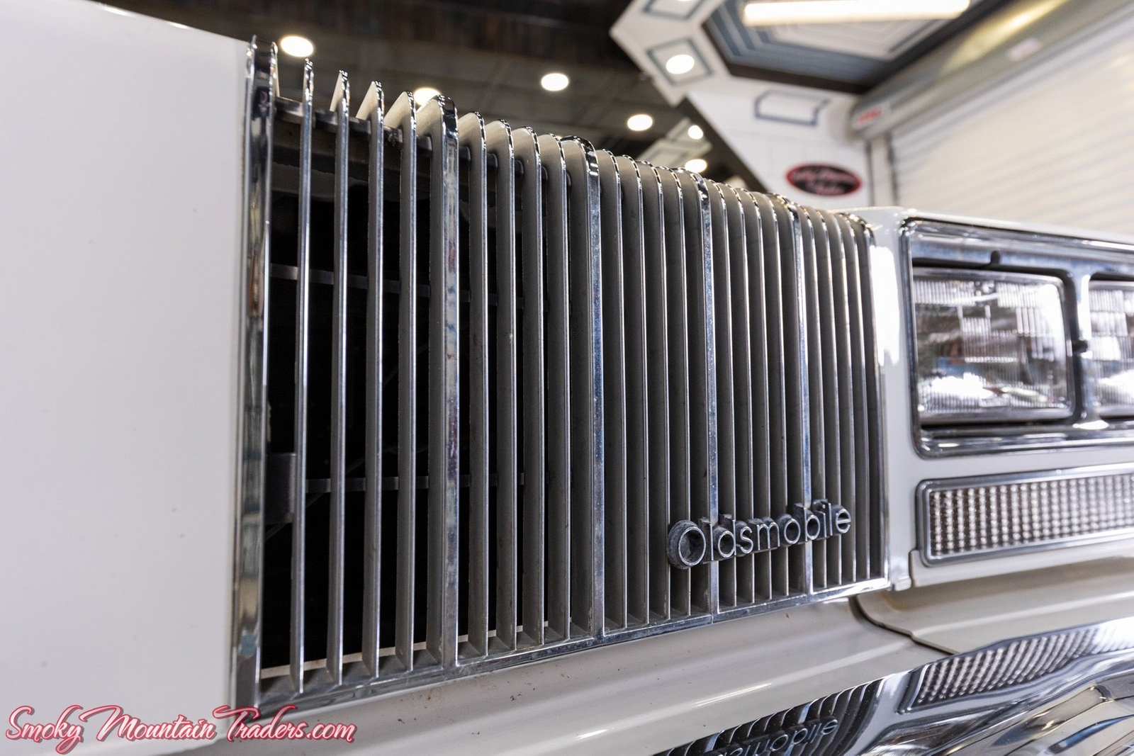 Oldsmobile-Cutlass-1977-11