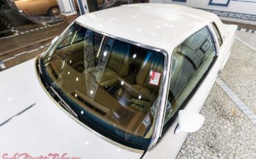 Oldsmobile-Cutlass-1977-2