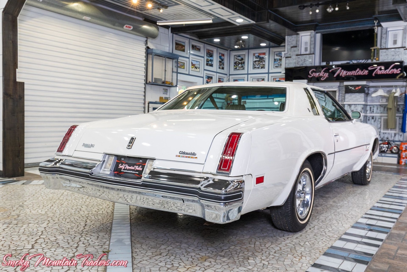 Oldsmobile-Cutlass-1977-20