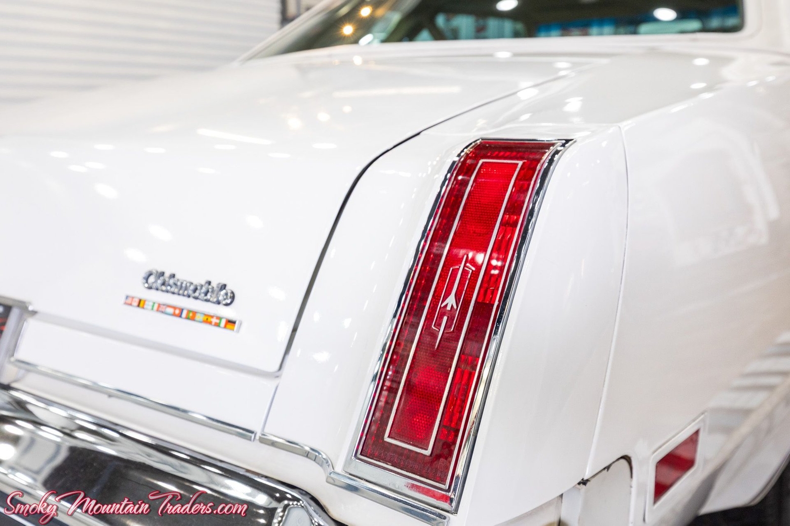 Oldsmobile-Cutlass-1977-25