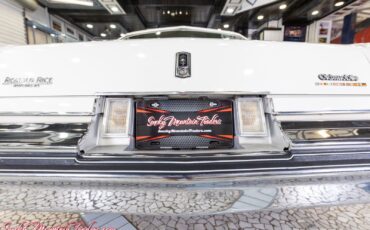 Oldsmobile-Cutlass-1977-30