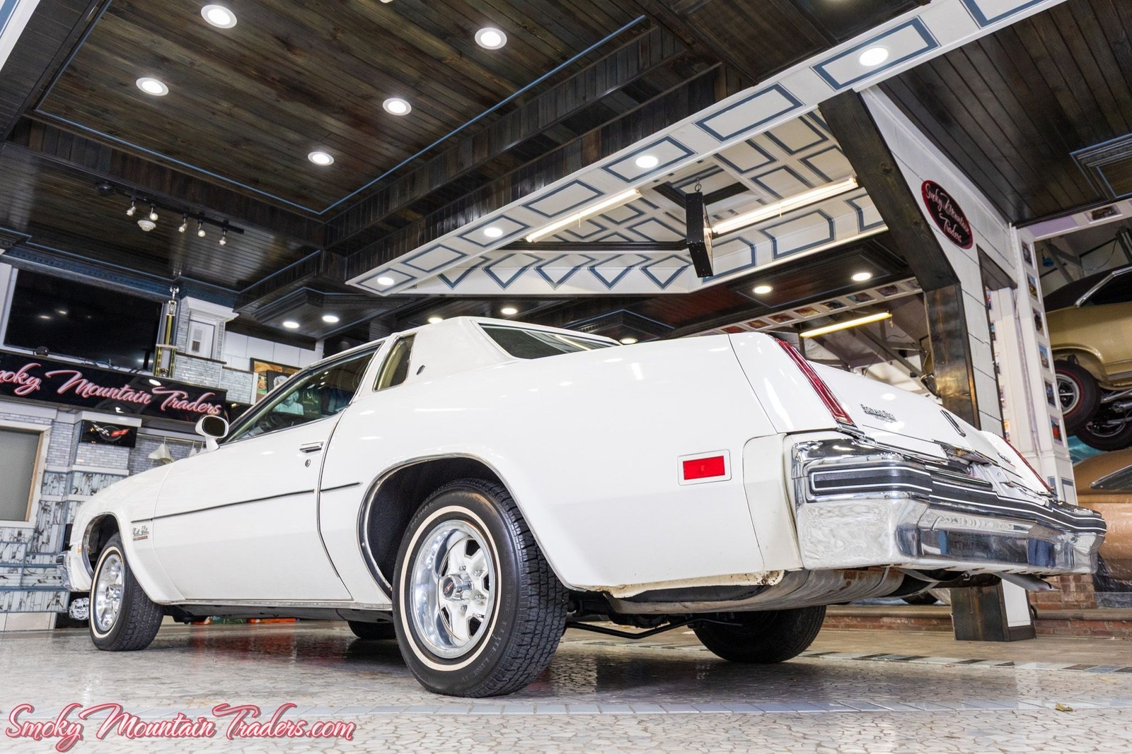 Oldsmobile-Cutlass-1977-39