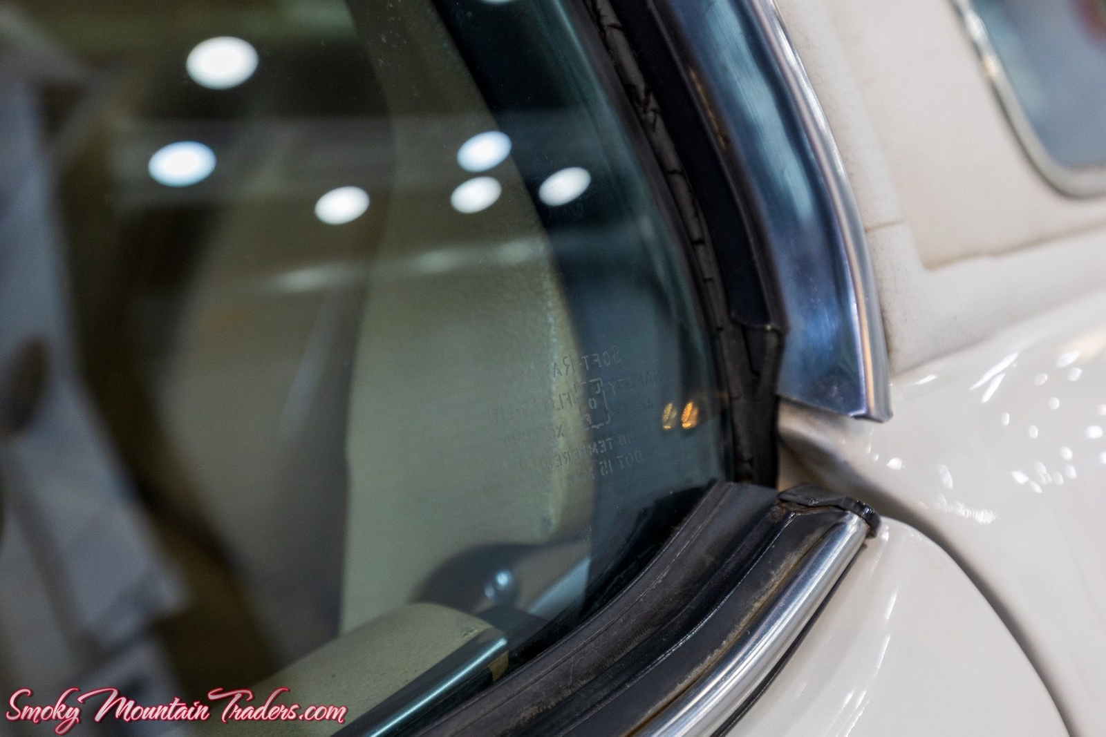 Oldsmobile-Cutlass-1977-4